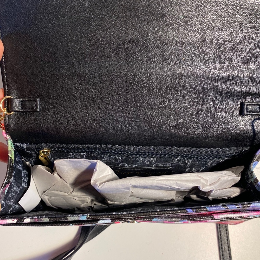 New Betsey Johnson floral Crossbody bag/ Wallet - Picture 5 of 8